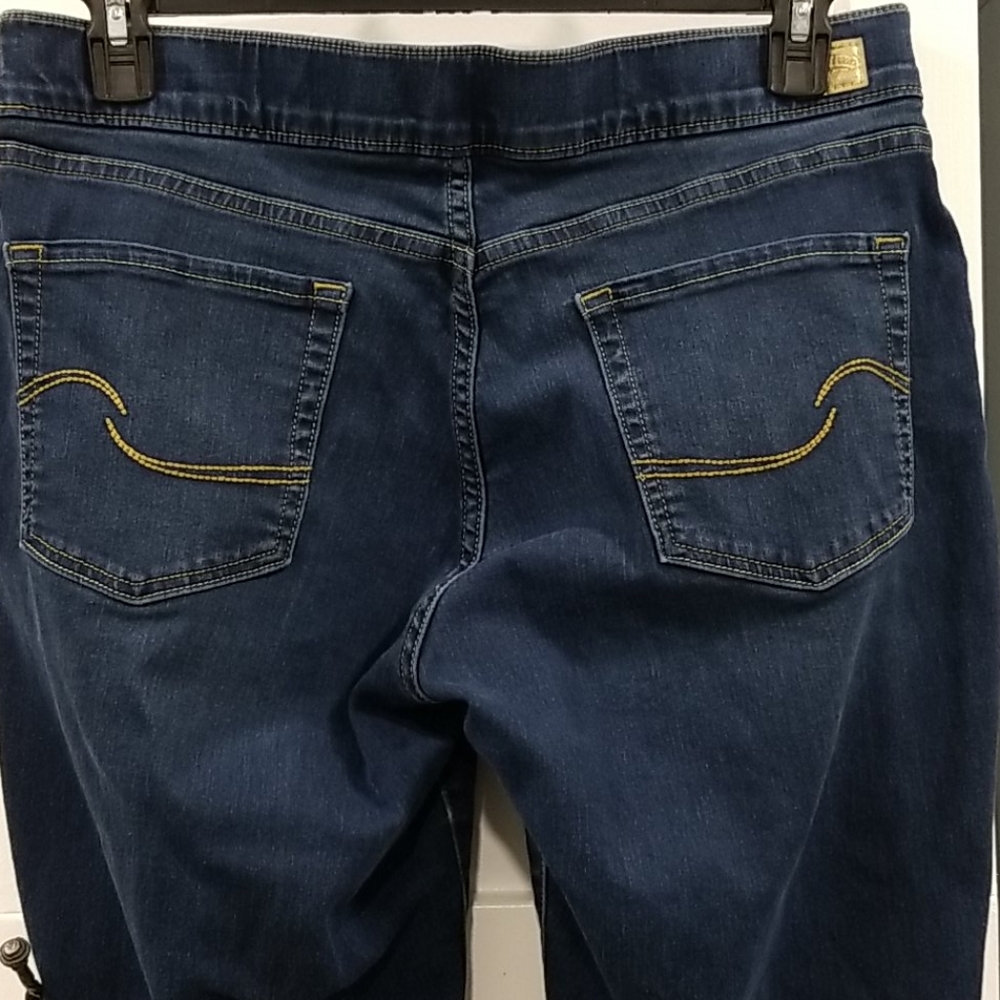Levi's Signature pull-on skinny jeans